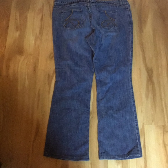 Vera wang jeans - Picture 2 of 4